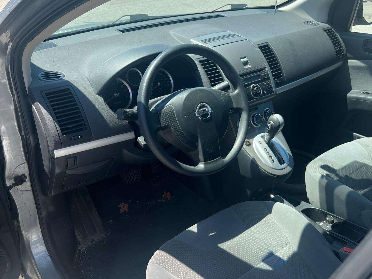 
								2010 Nissan Sentra full									