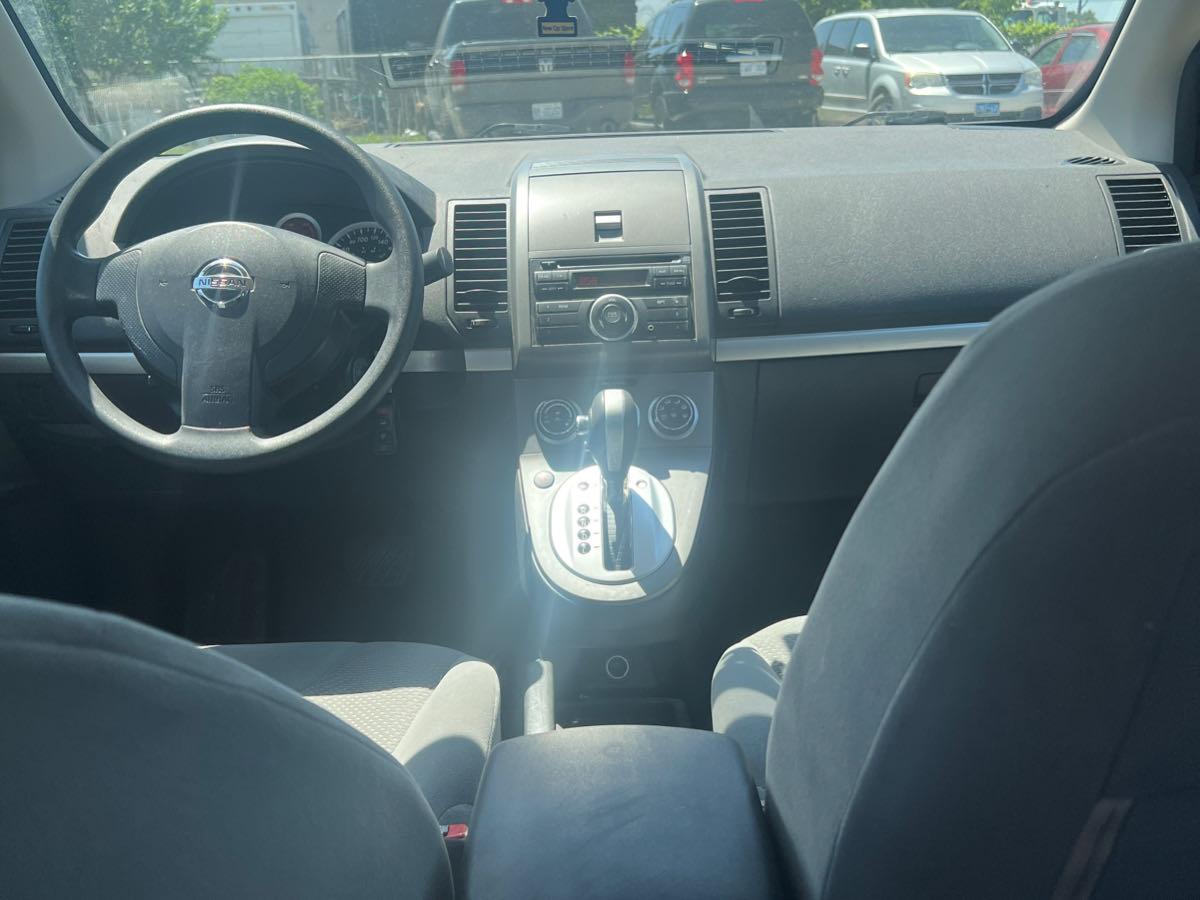 
								2010 Nissan Sentra full									