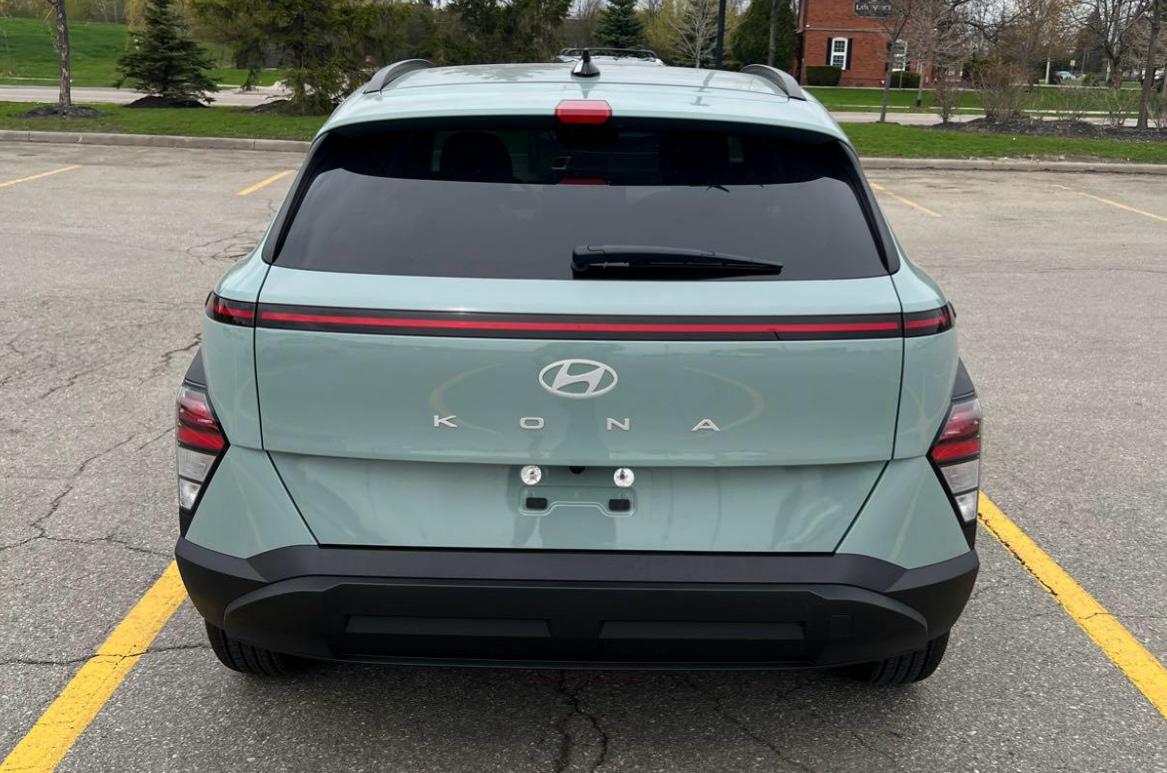 
								2025 Hyundai Kona Preferred full									