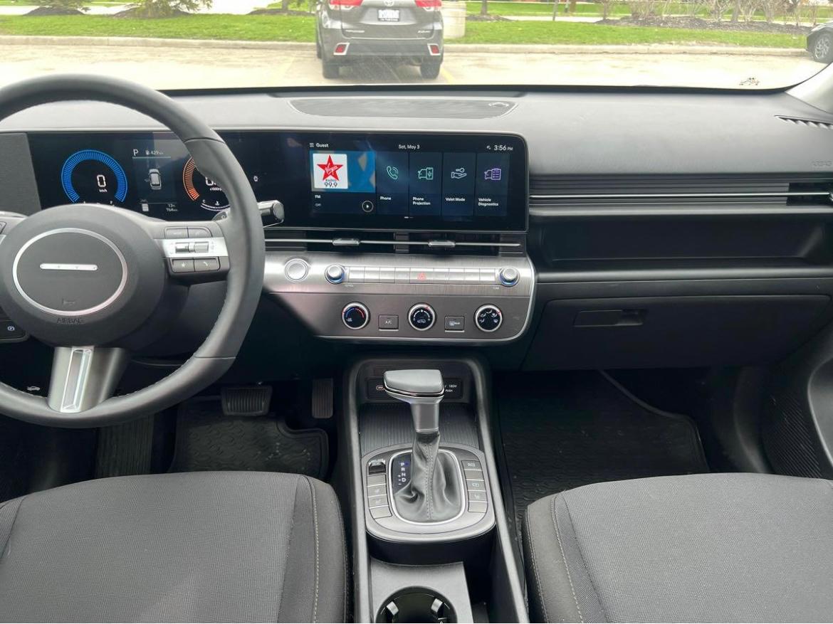 
								2025 Hyundai Kona Preferred full									
