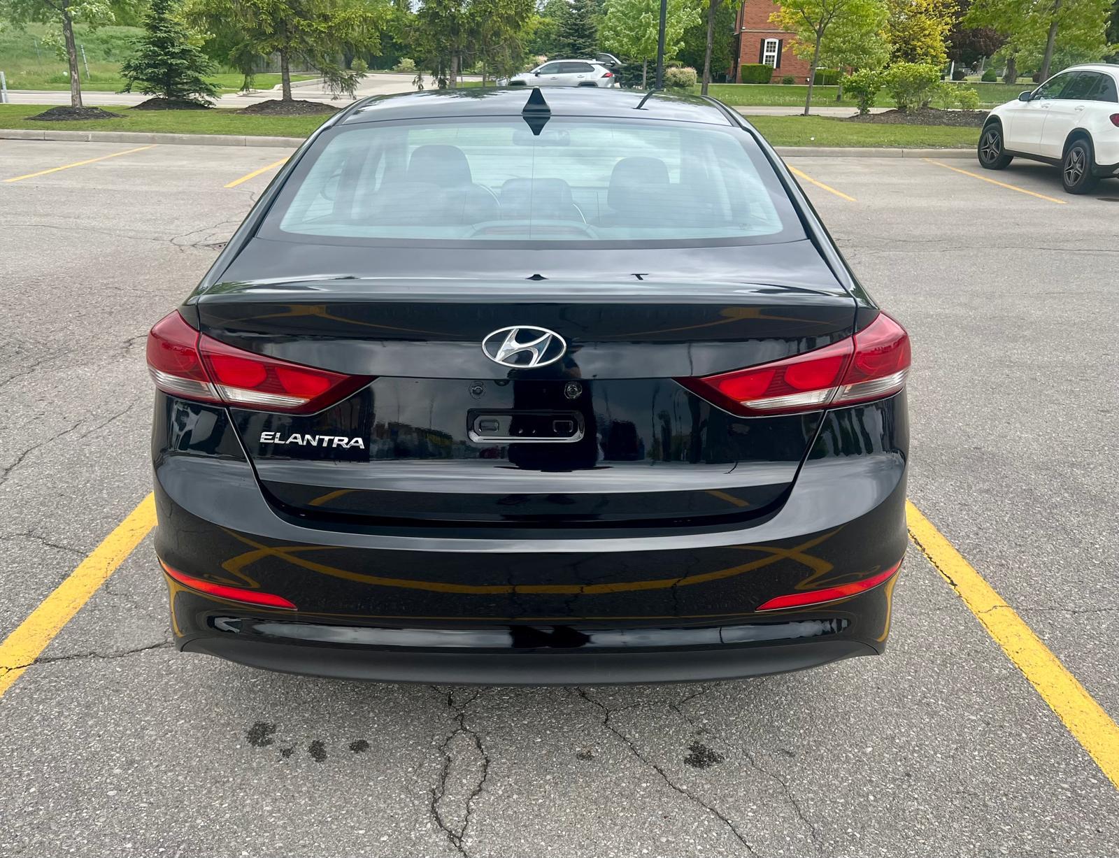 
								2017 Hyundai Elantra GL full									