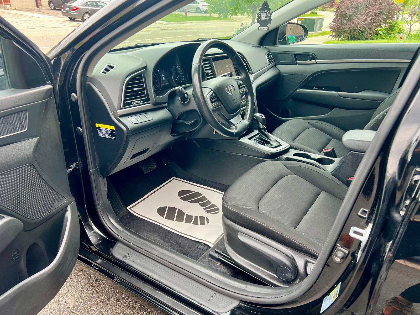 
								2017 Hyundai Elantra GL full									