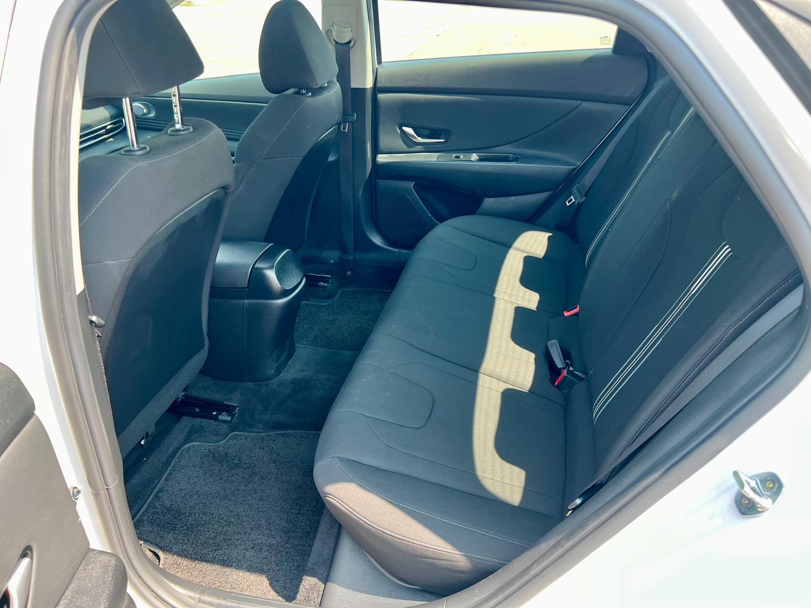 
								2021 Hyundai Elantra Preferred Sun & Tech full									