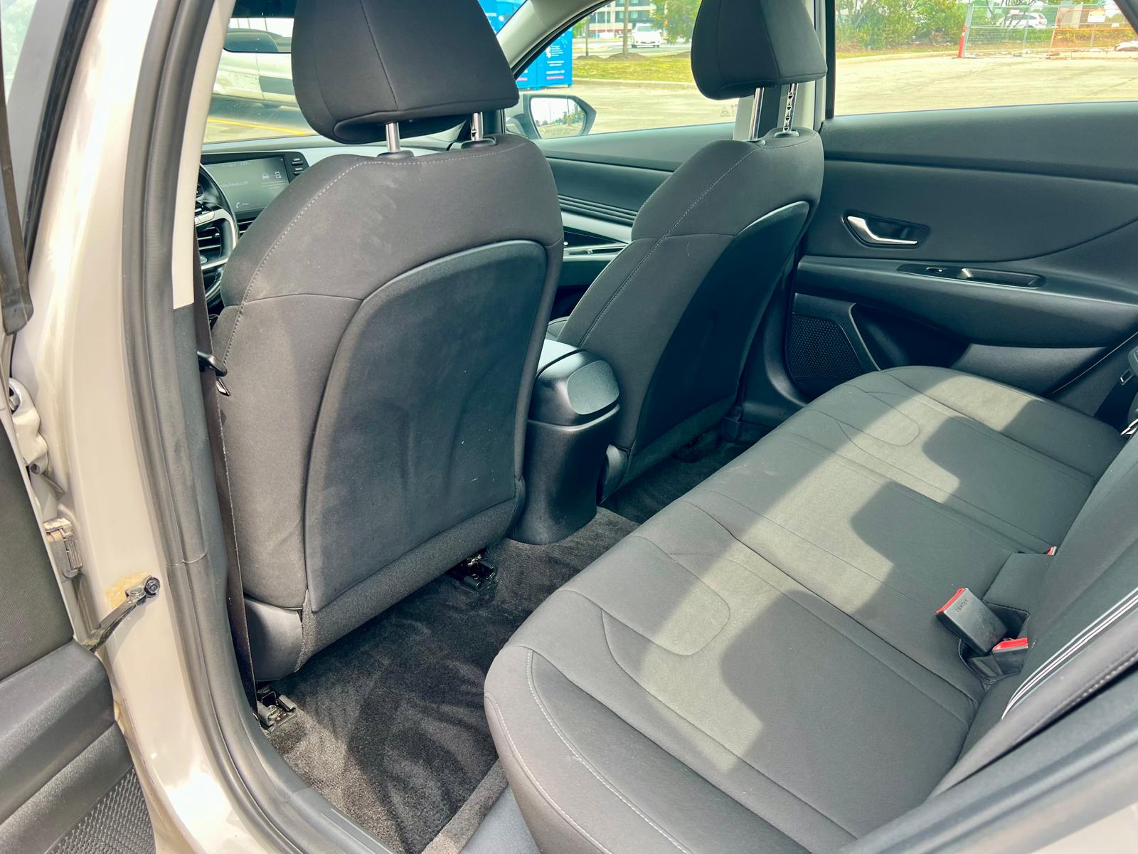 
								2022 Hyundai Elantra Preferred Sun & Tech full									