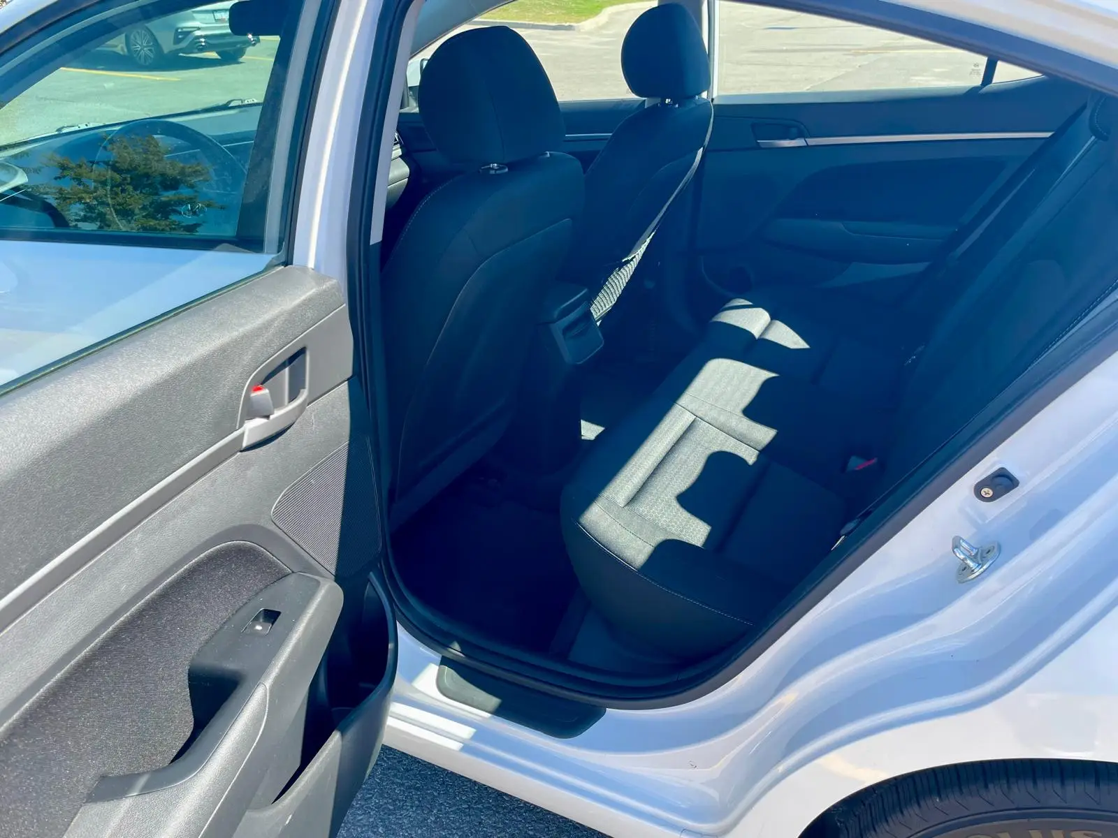 
								2018 Hyundai Elantra GL full									