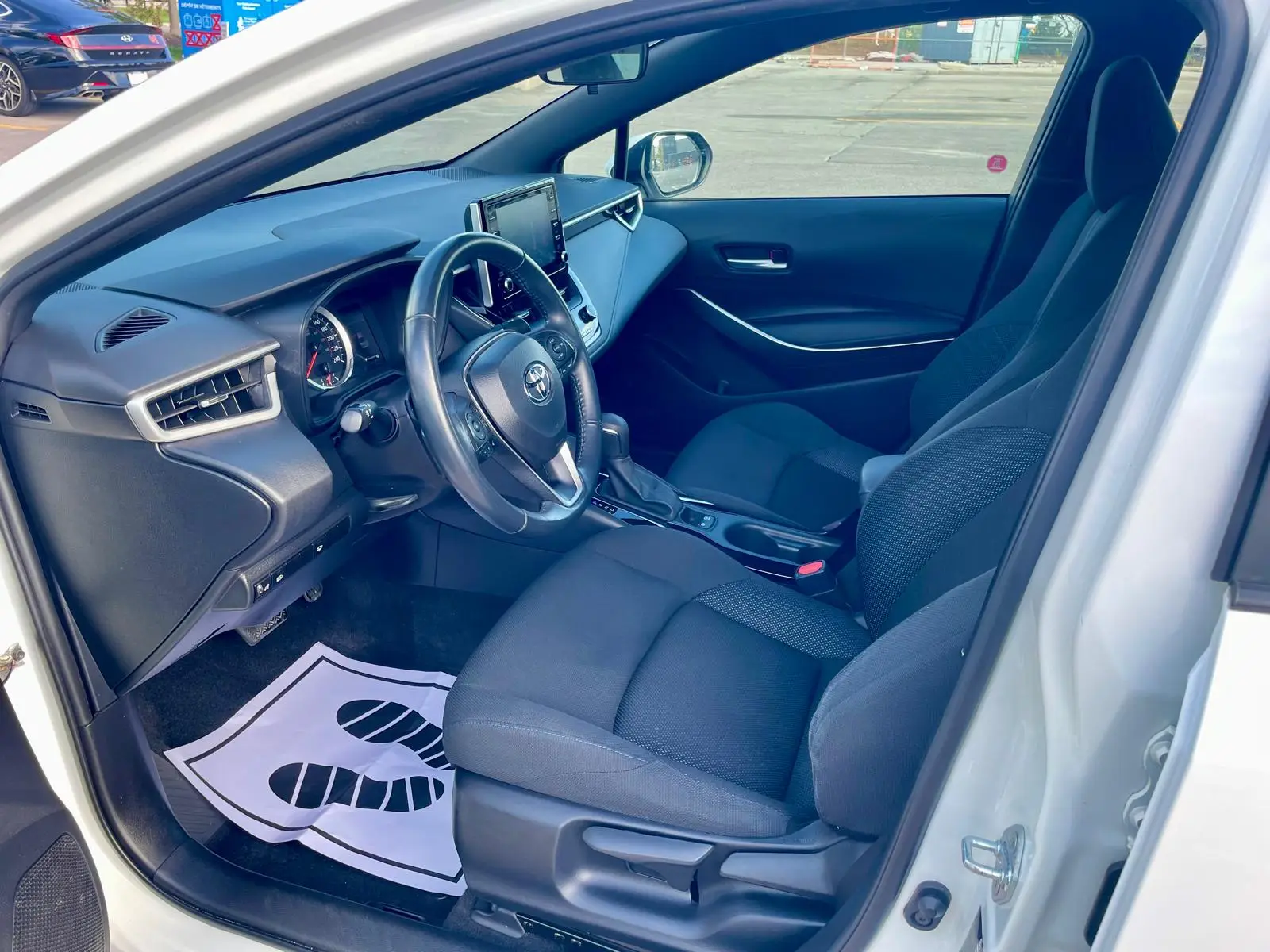 
								2020 Toyota Corolla SE full									