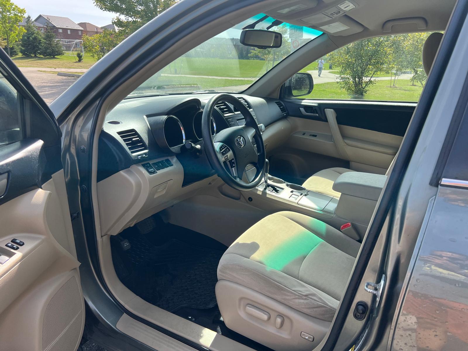 
								2011 Toyota Highlander Awd full									