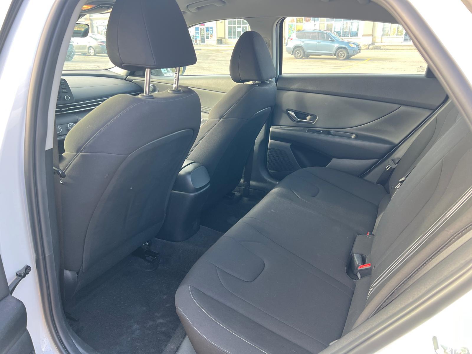 
								2022 Hyundai Elantra Preferred full									