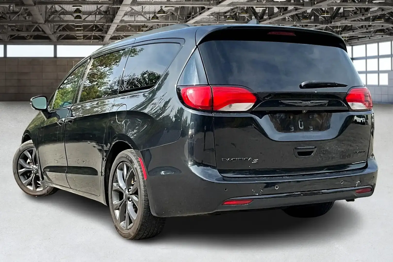 
								2018 Chrysler Pacifica Limited S full									