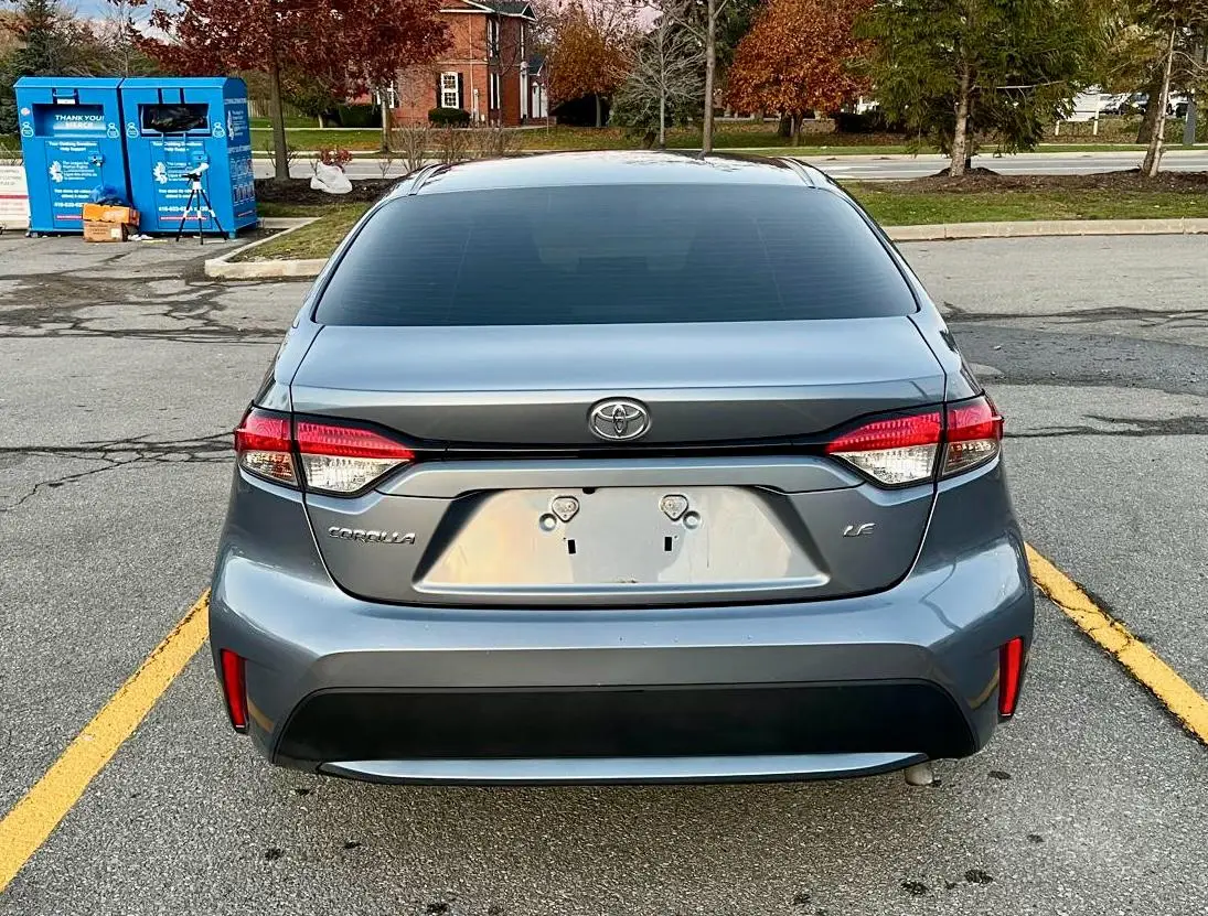 
								2021 Toyota Corolla LE full									
