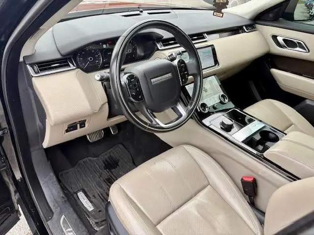 
								2020 Range Rover Velar P300 R-Dynamic S full									