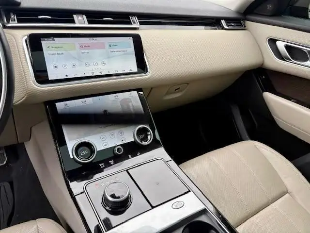 
								2020 Range Rover Velar P300 R-Dynamic S full									