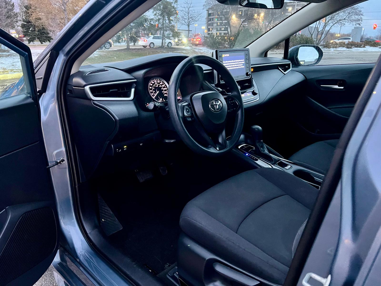 
								2020 Toyota Corolla LE full									