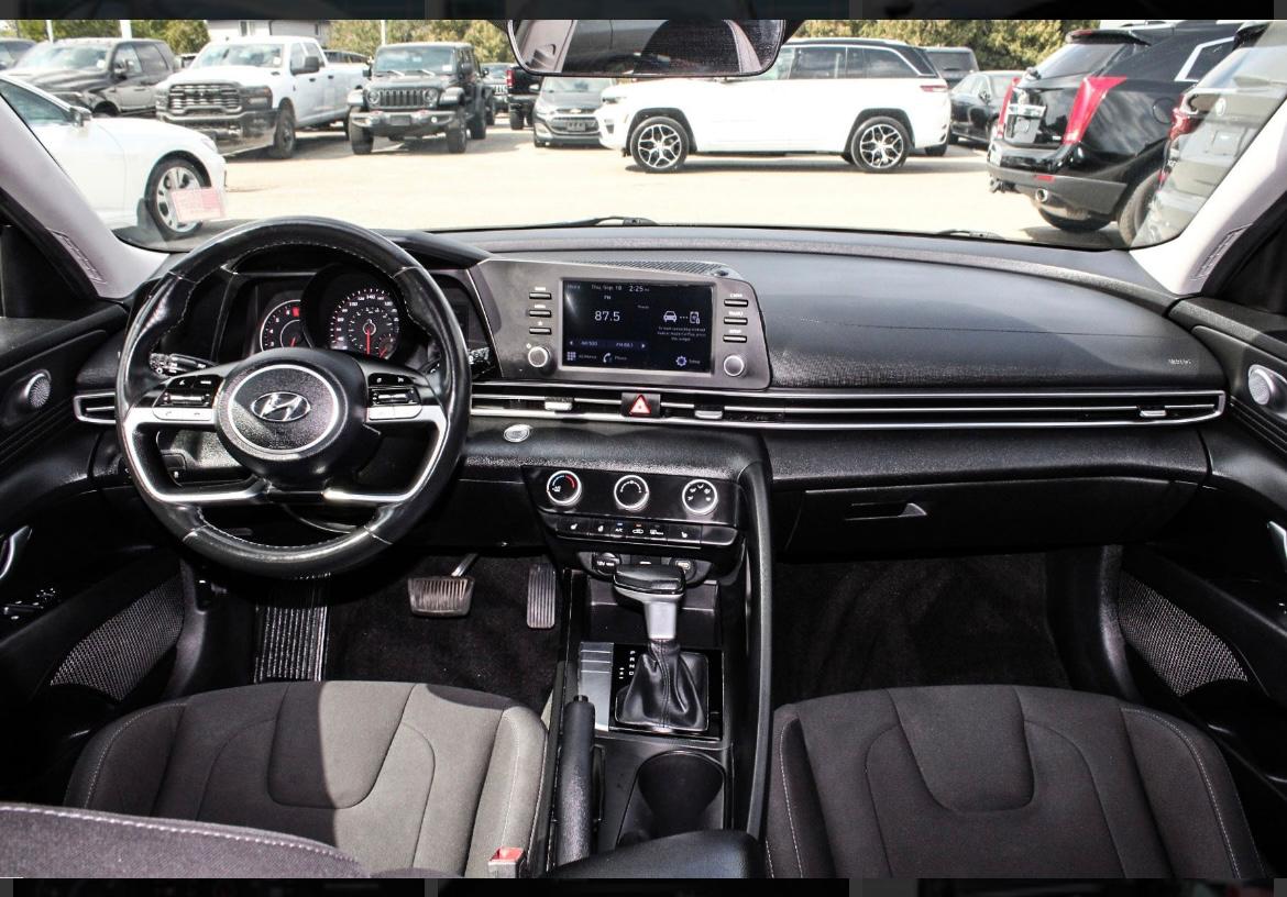 
								2021 Hyundai Elantra Preferred full									