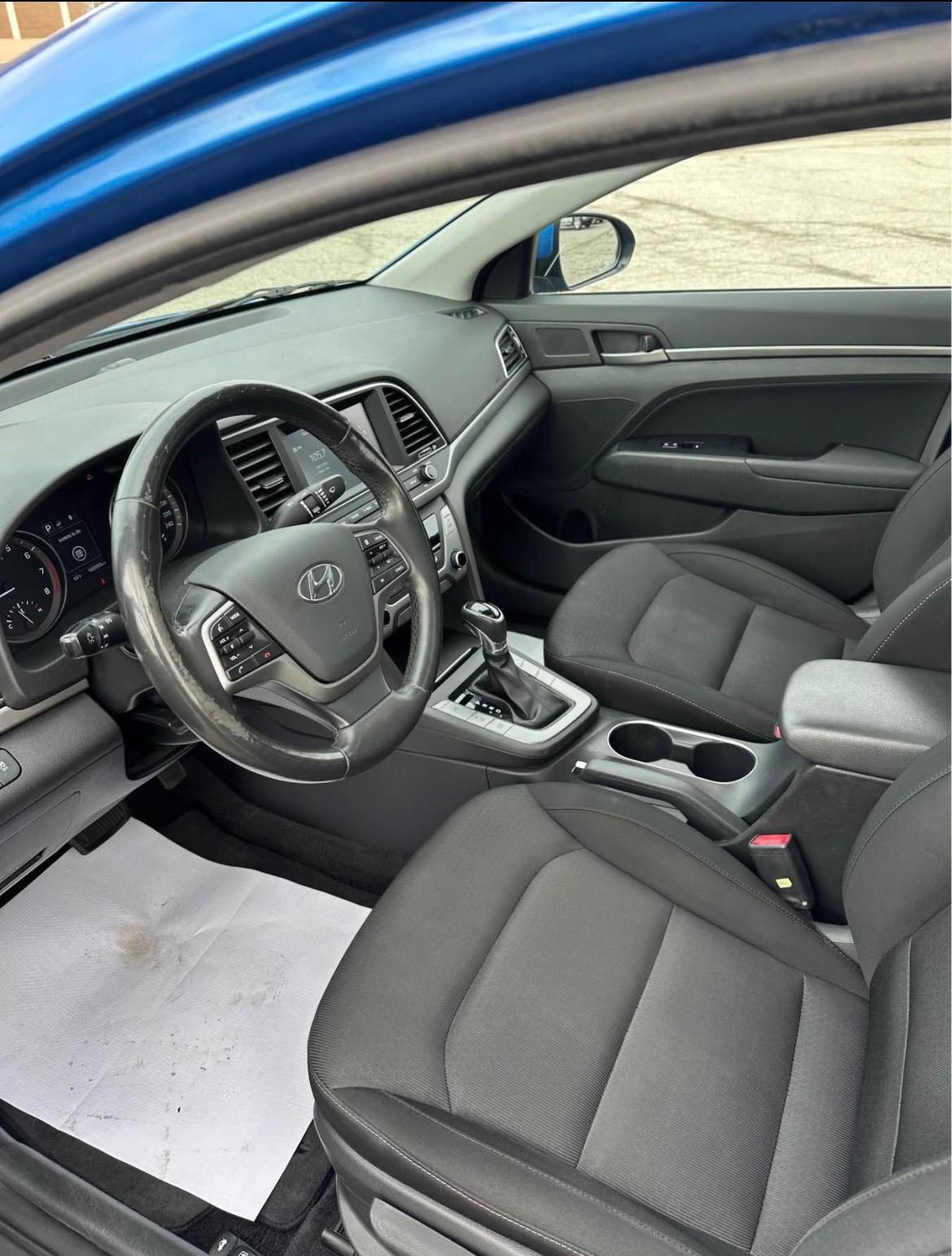 
								2019 Hyundai Elantra Preferred full									