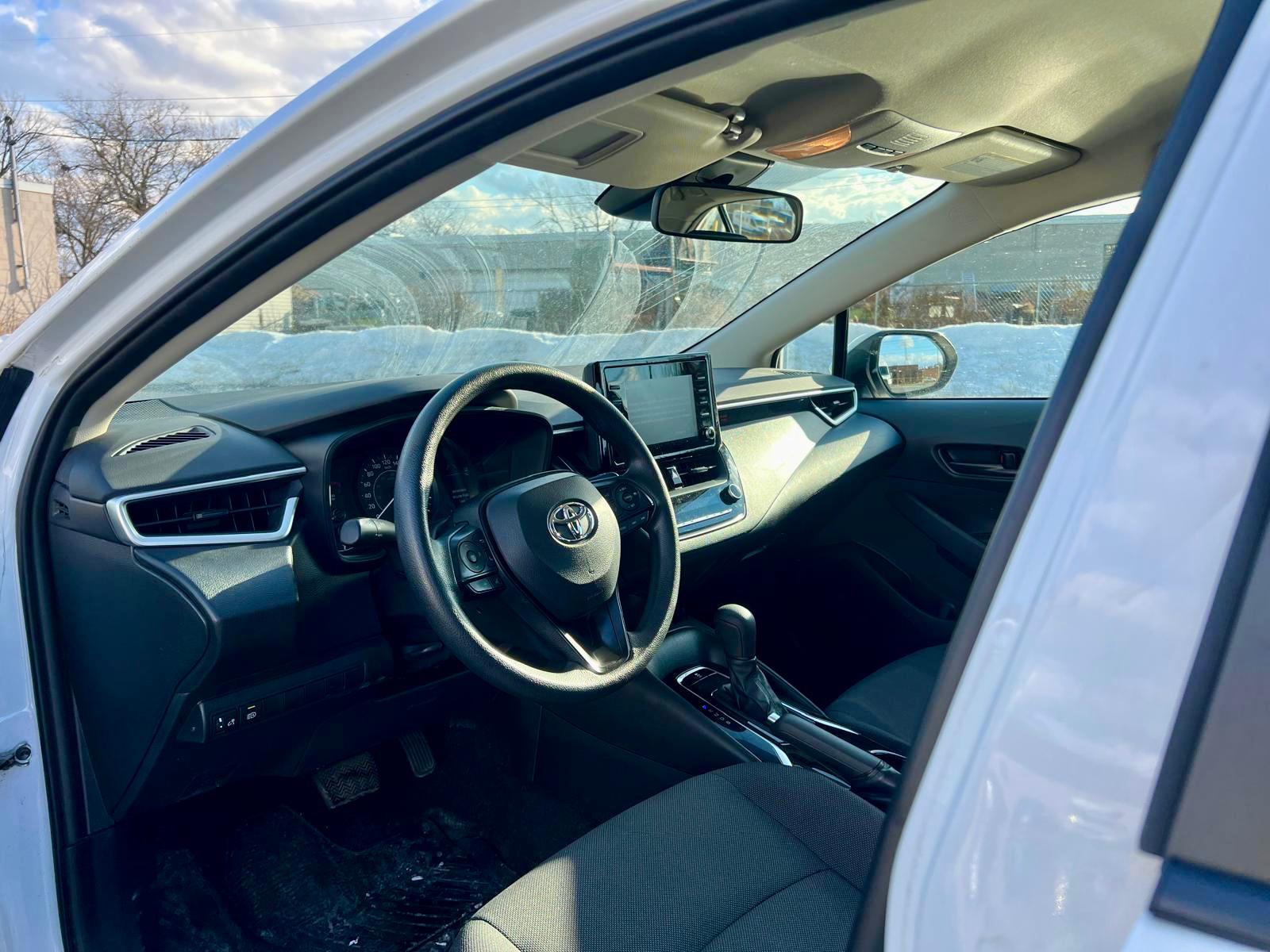 
								2022 Toyota Corolla LE full									