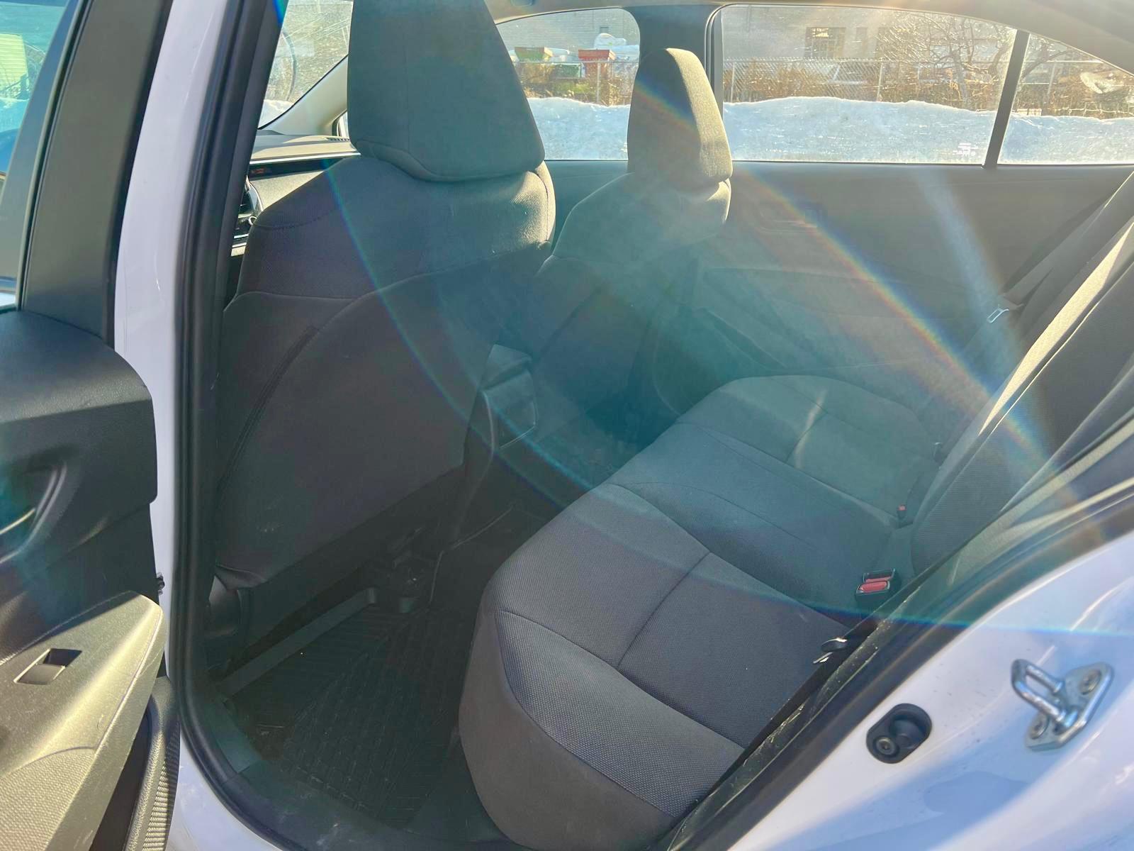 
								2022 Toyota Corolla LE full									