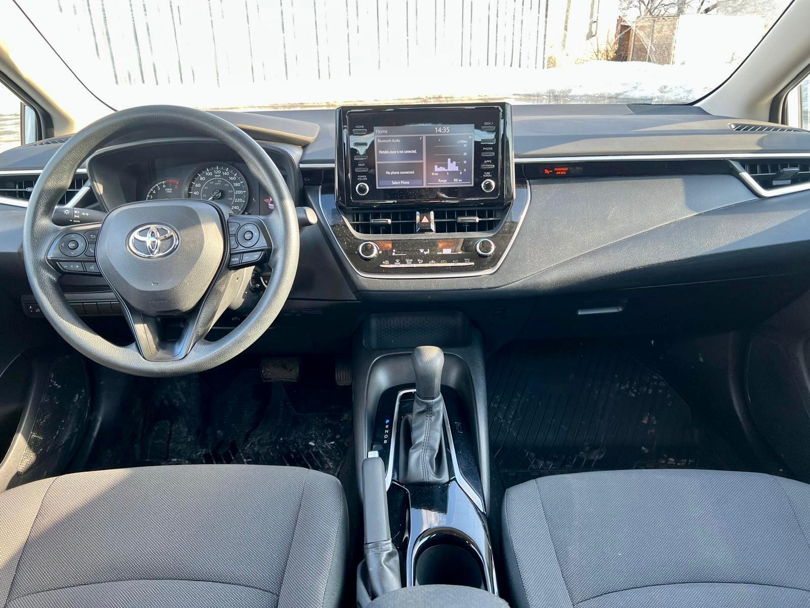 
								2022 Toyota Corolla LE full									