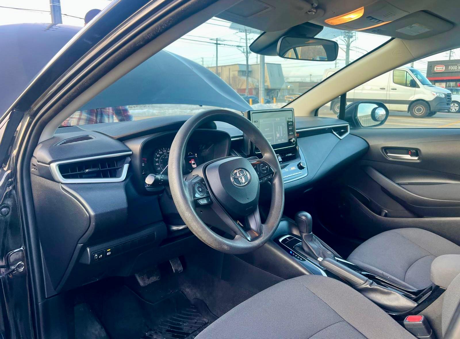 
								2020 Toyota Corolla LE full									