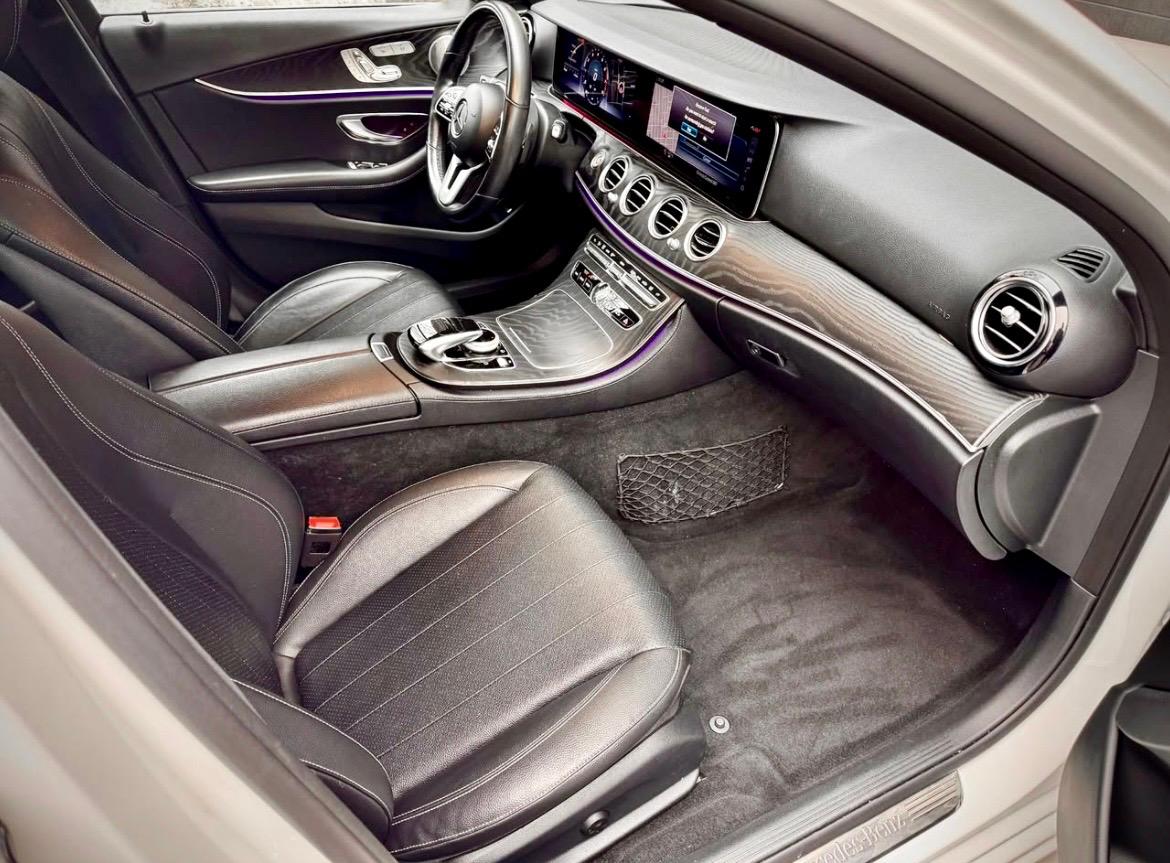 
								2019 Mercedes E300 4Matic Awd full									