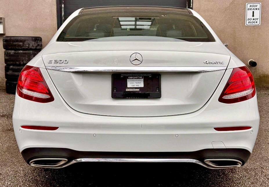 
								2019 Mercedes E300 4Matic Awd full									