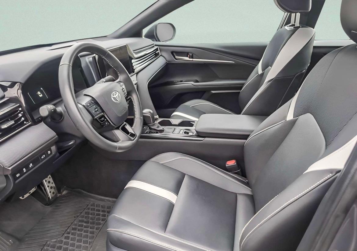 
								2025 Toyota Camry Se Hybrid full									