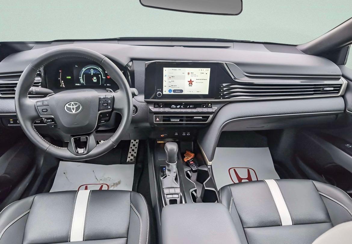 
								2025 Toyota Camry Se Hybrid full									