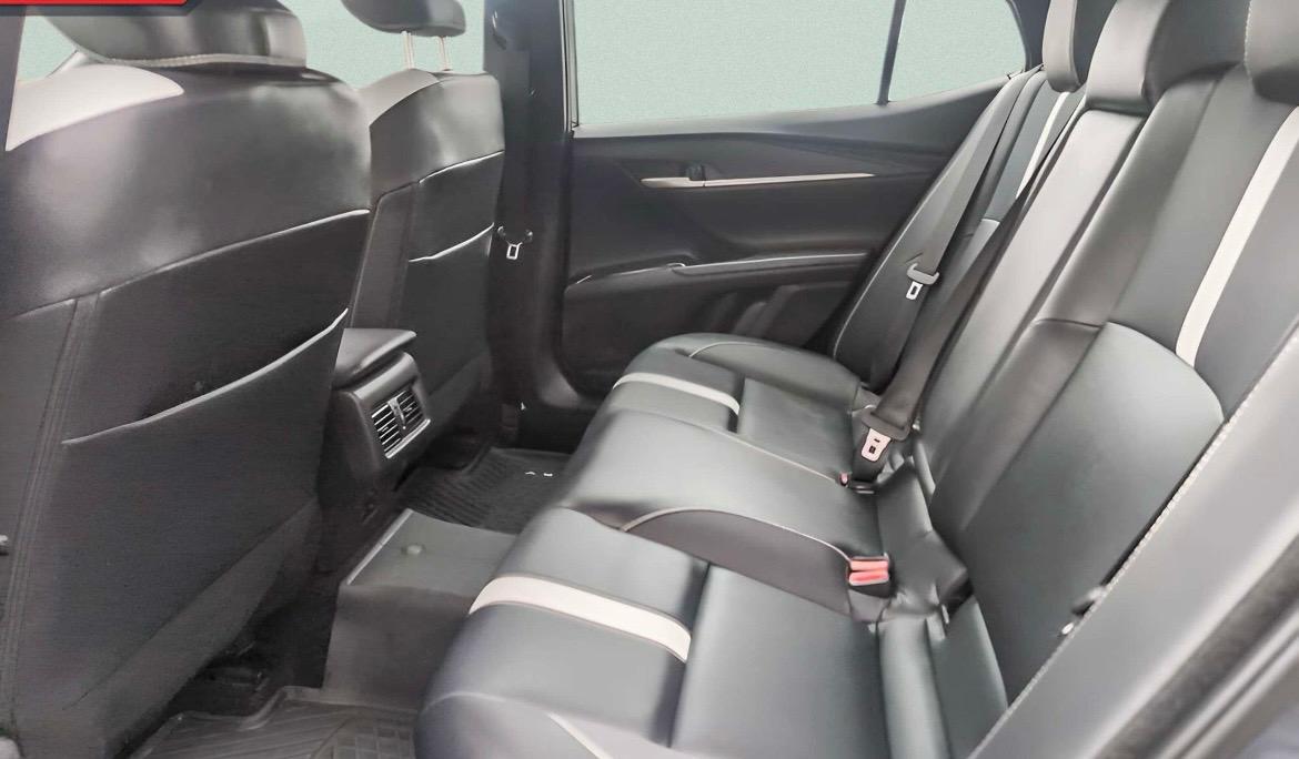 
								2025 Toyota Camry Se Hybrid full									