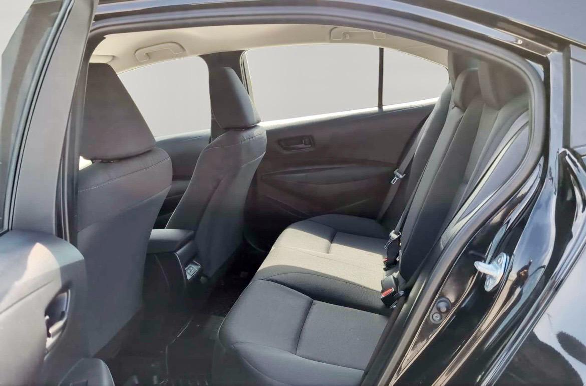 
								2023 Toyota Corolla LE full									