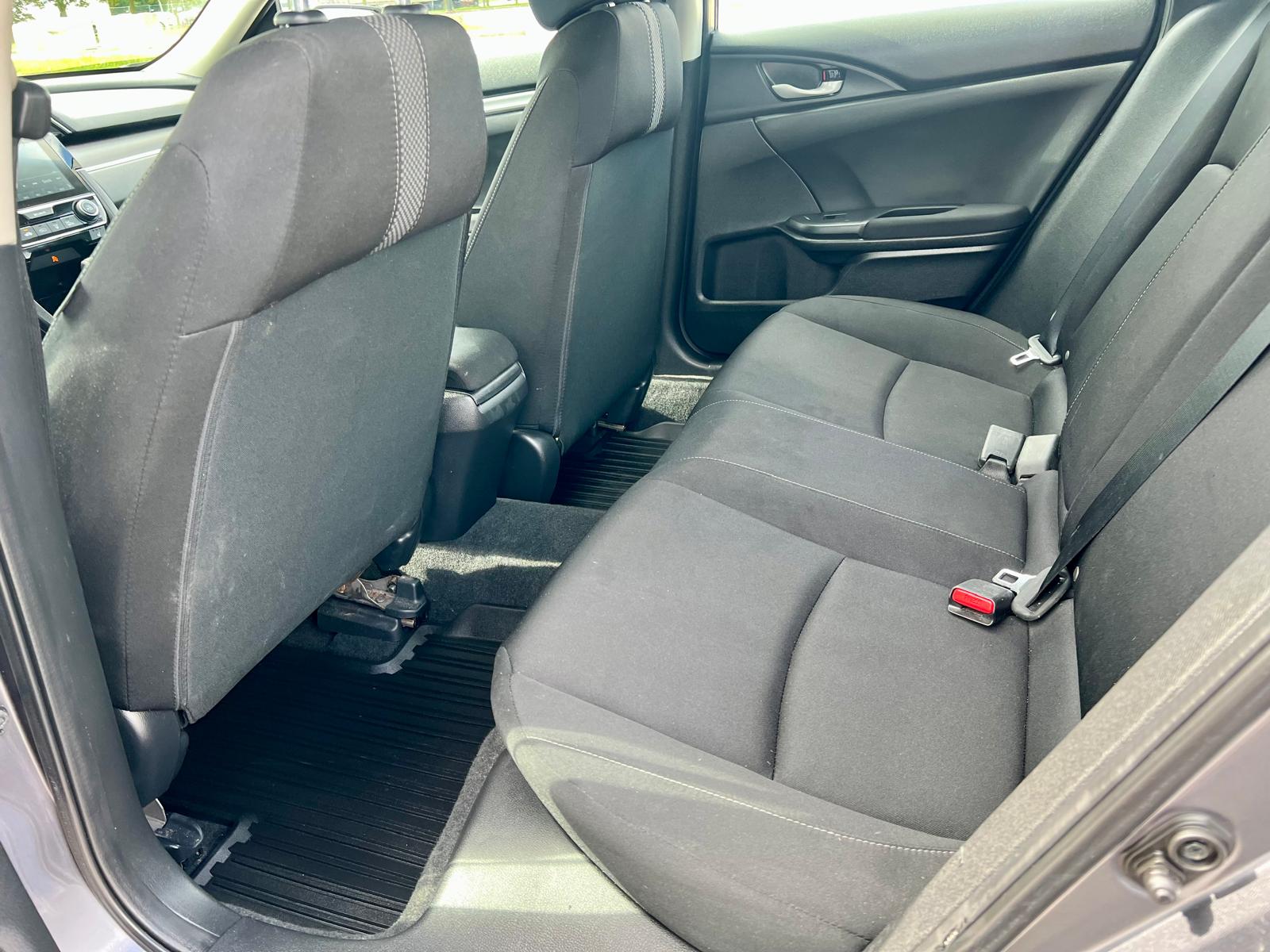 
								2020 Honda Civic LX full									